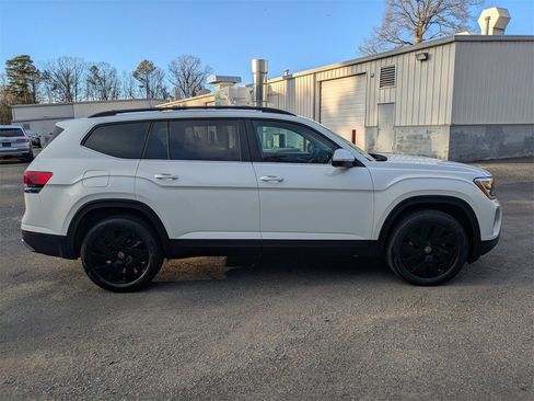 New 2026 Volkswagen Atlas SE image 3