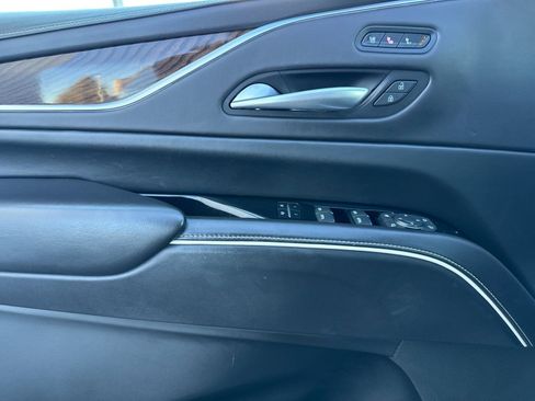 Used 2022 Cadillac Escalade ESV Sport Platinum image 10