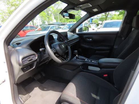 Certified 2023 Honda HR-V Sport image 2