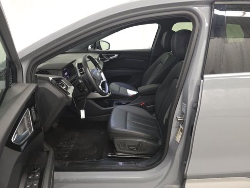 Used 2024 Audi Q4 e-tron Premium w/ Convenience Package image 3