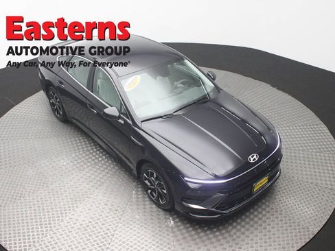 Used 2025 Hyundai Sonata SEL FWD image 3