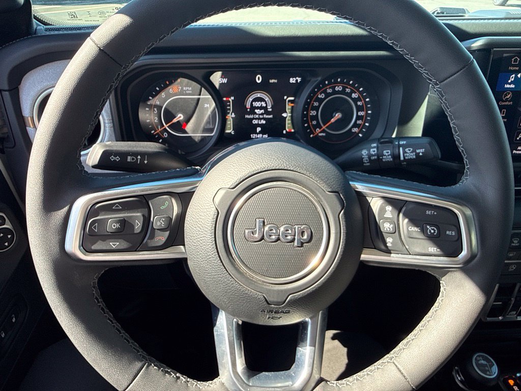 Certified 2026 Jeep Wrangler Unlimited Sahara AWD/4WD image 19