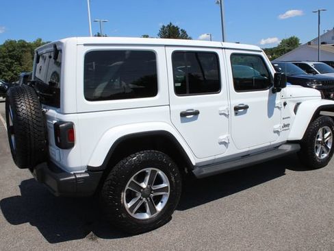 Used 2018 Jeep Wrangler Unlimited Sahara w/ Dual Top Group AWD/4WD image 28