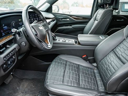 Used 2024 Cadillac Escalade ESV Sport Platinum image 5