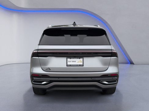 Used 2024 Lincoln Nautilus Reserve AWD/4WD image 15