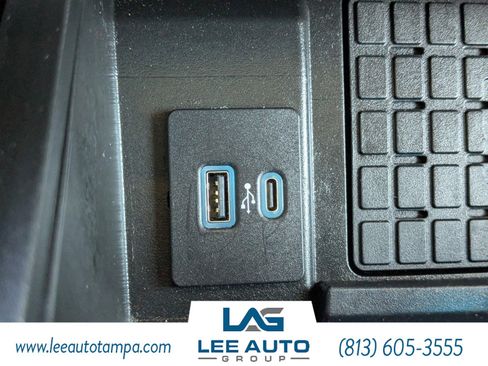 Used 2022 Ford Expedition Limited image 24