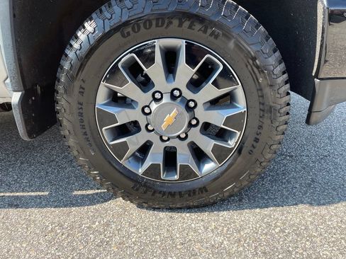 Used 2023 Chevrolet Silverado 2500 Custom w/ Custom Value Package AWD/4WD image 7