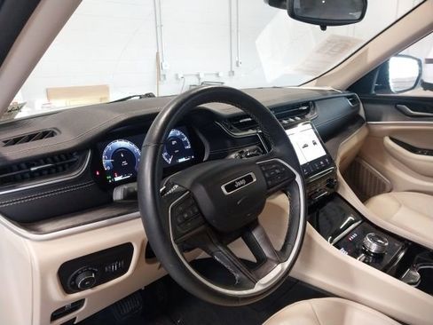 Used 2022 Jeep Grand Cherokee L Limited image 4