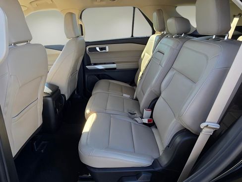 Used 2024 Ford Explorer XLT w/ Equipment Group 202A image 14