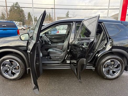 Certified 2024 Nissan Rogue SV w/ SV Premium Package image 17