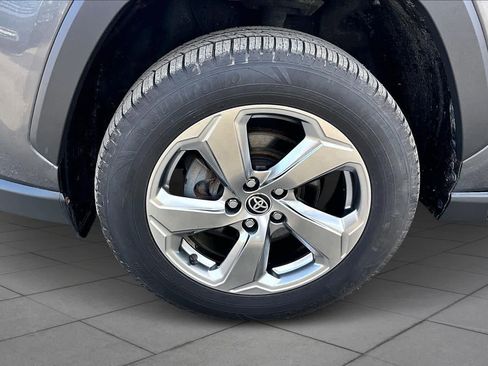 Used 2021 Toyota RAV4 Limited image 10