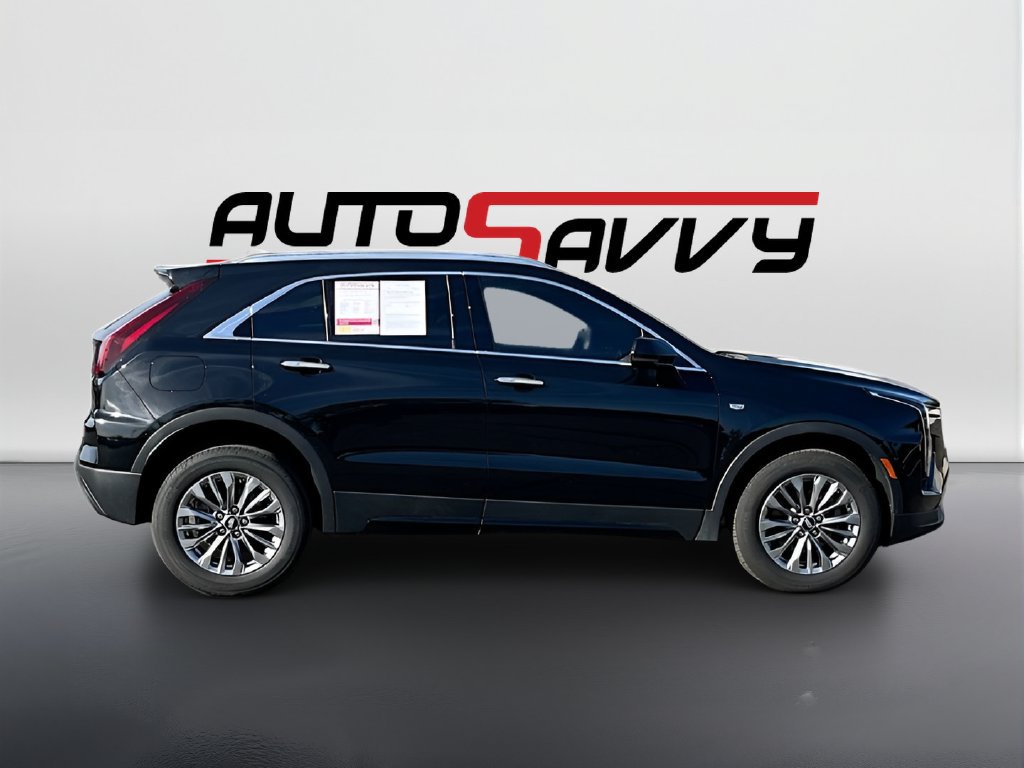 Used 2024 Cadillac XT4 Premium Luxury w/ Cold Weather Package FWD image 8