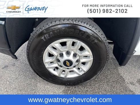 Used 2026 Chevrolet Silverado 2500 W/T AWD/4WD image 9