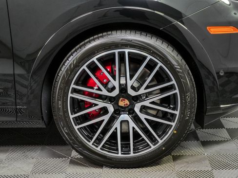 New 2026 Porsche Cayenne GTS AWD/4WD image 41