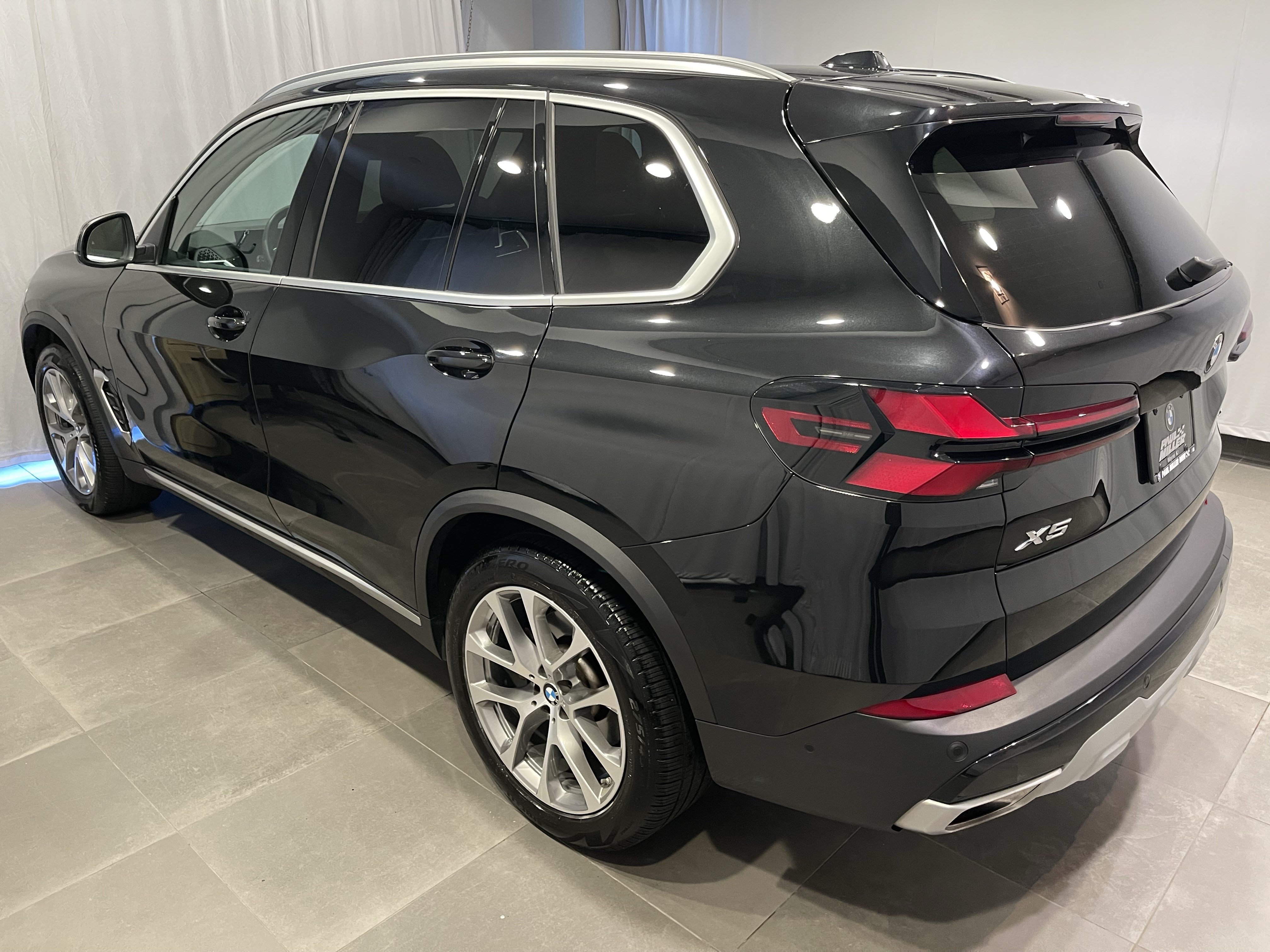 Certified 2024 BMW X5 xDrive40i w/ Parking Assistance Package AWD/4WD image 4