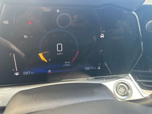 Used 2025 Chevrolet Trax LT image 39