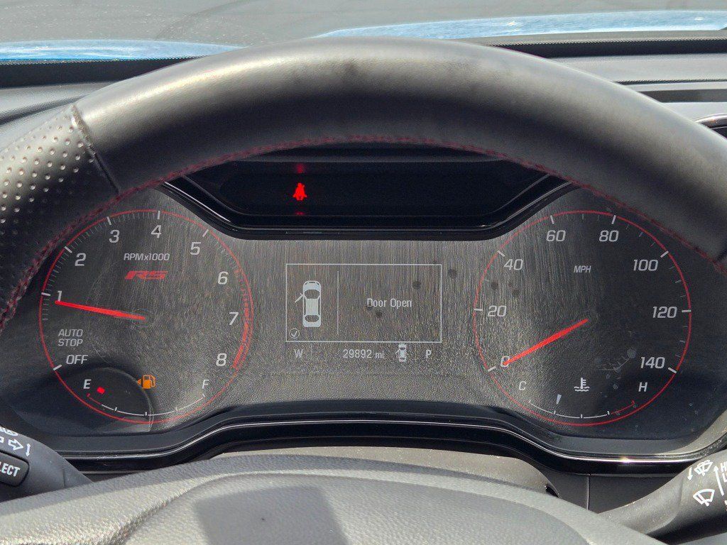 Used 2025 Chevrolet Trax RS FWD image 28