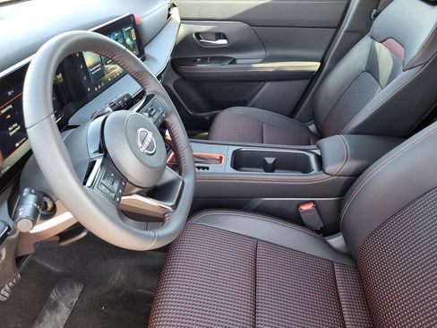 New 2026 Nissan Kicks SR w/ Cold Weather Package image 7