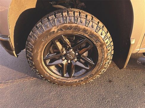 Used 2020 Chevrolet Silverado 1500 LT Trail Boss image 32