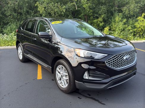 Used 2024 Ford Edge SEL w/ Convenience Package AWD/4WD image 3