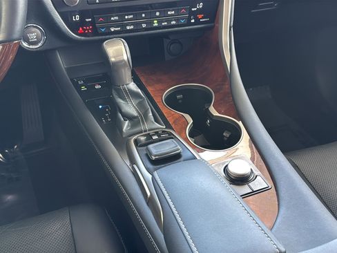 Used 2018 Lexus RX 350L image 47