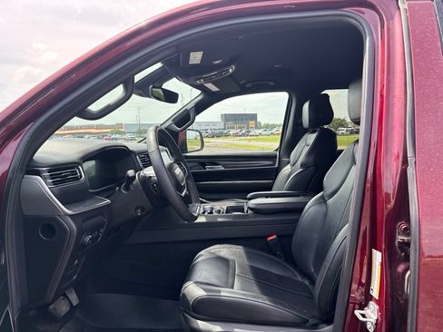Used 2022 Jeep Wagoneer Series III w/ Flexible Seating Group AWD/4WD image 9