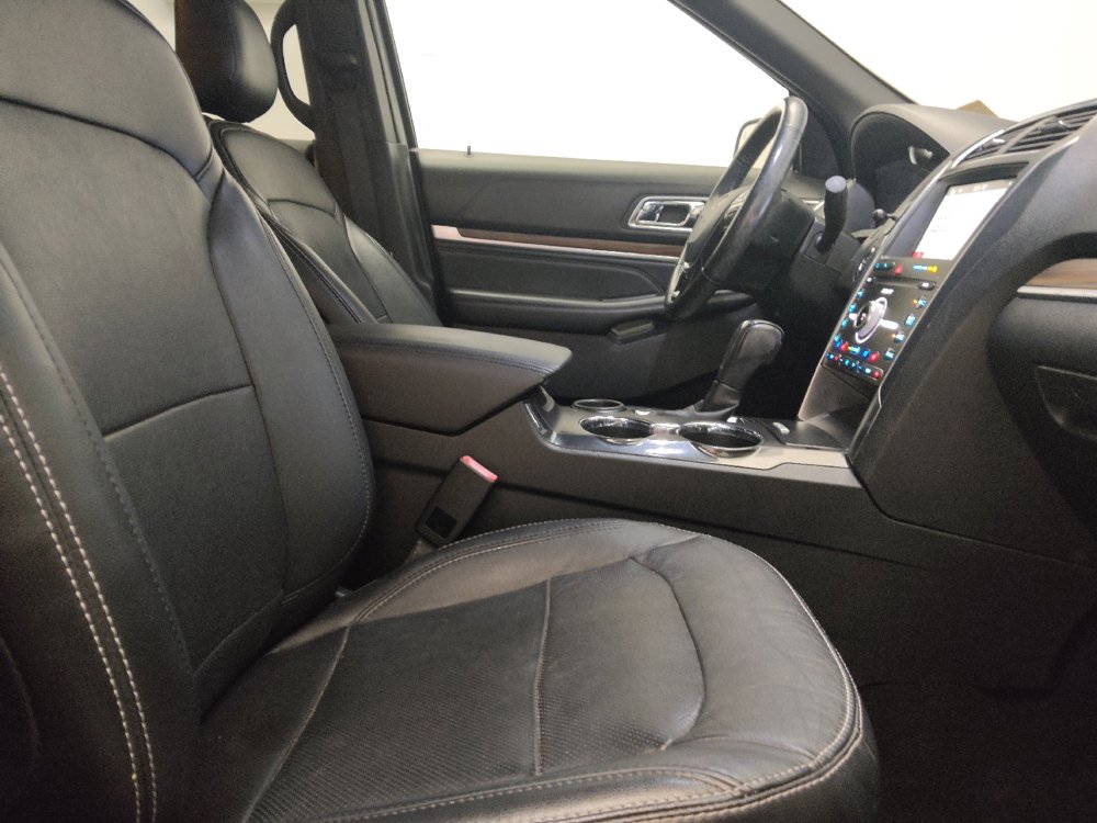 Used 2019 Ford Explorer Limited w/ Class III Trailer Tow Package FWD image 21