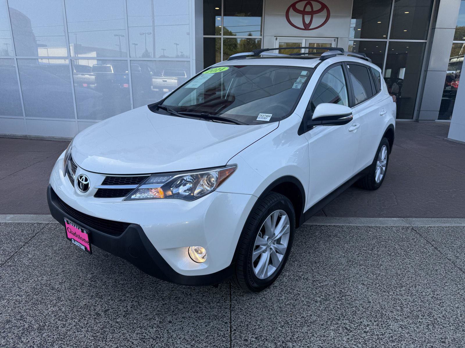 Used 2014 Toyota RAV4 Limited w/ Technology Package AWD/4WD image 30