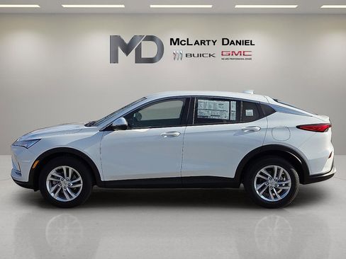 New 2026 Buick Envista Preferred image 3