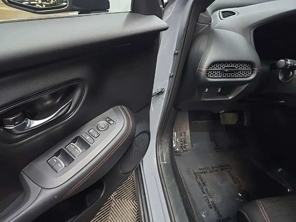 Used 2024 Honda HR-V Sport image 27