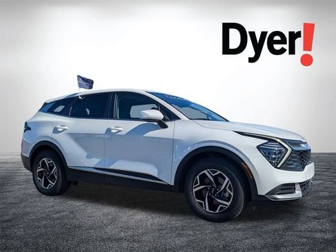 Certified 2024 Kia Sportage LX image 1