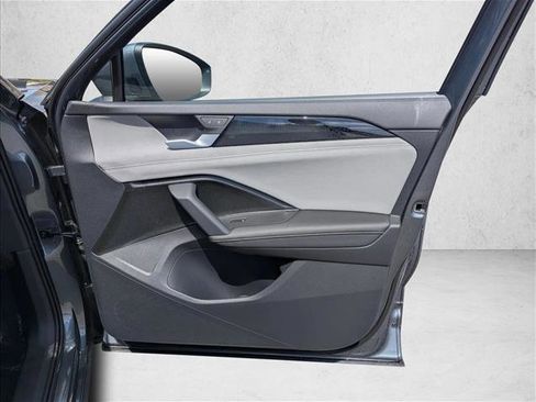 New 2026 Volkswagen Tiguan SE FWD image 25