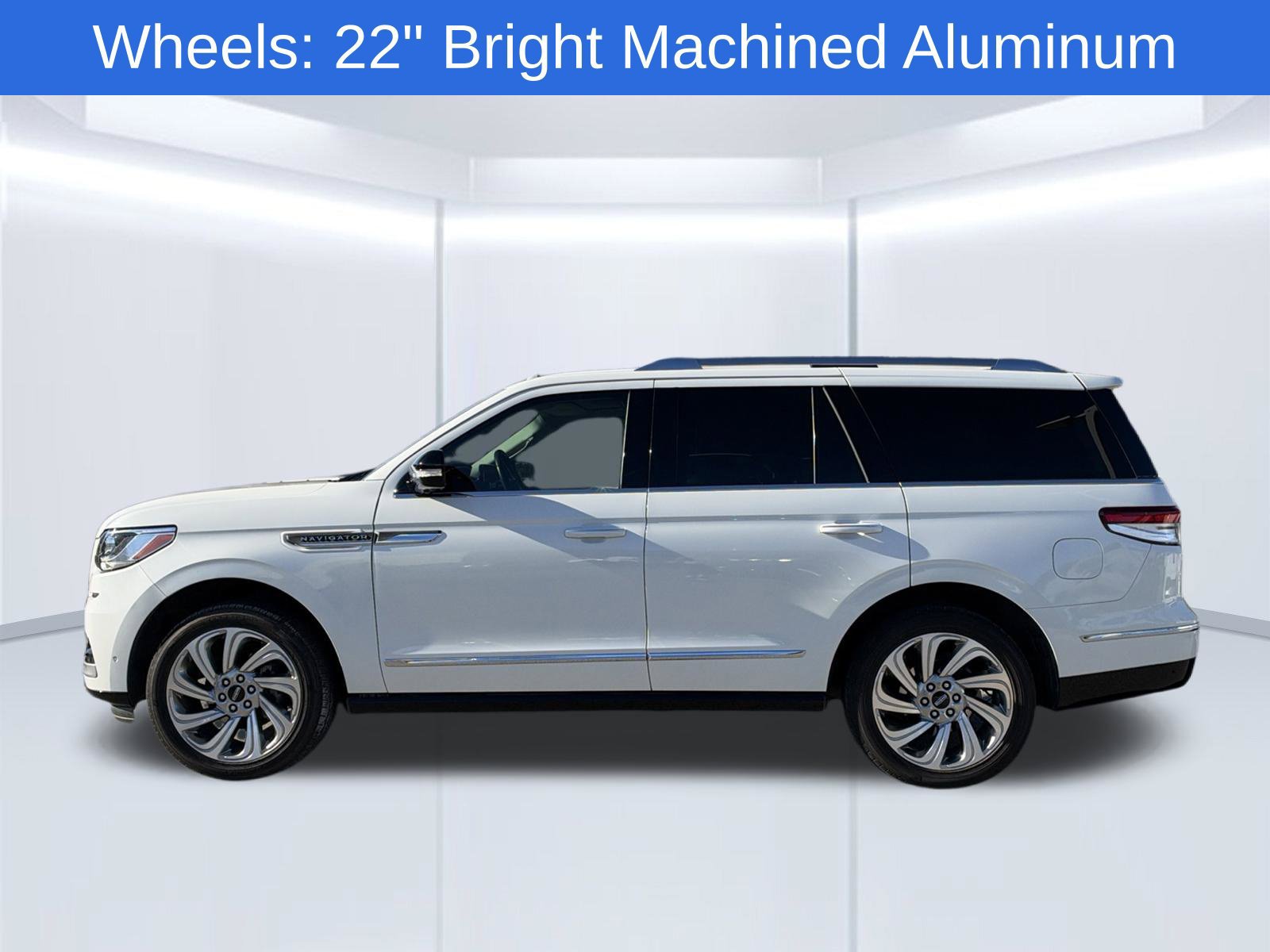 Used 2024 Lincoln Navigator Premiere AWD/4WD image 9