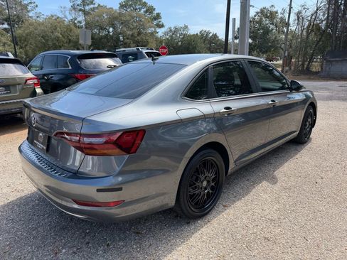 Used 2019 Volkswagen Jetta SE image 5