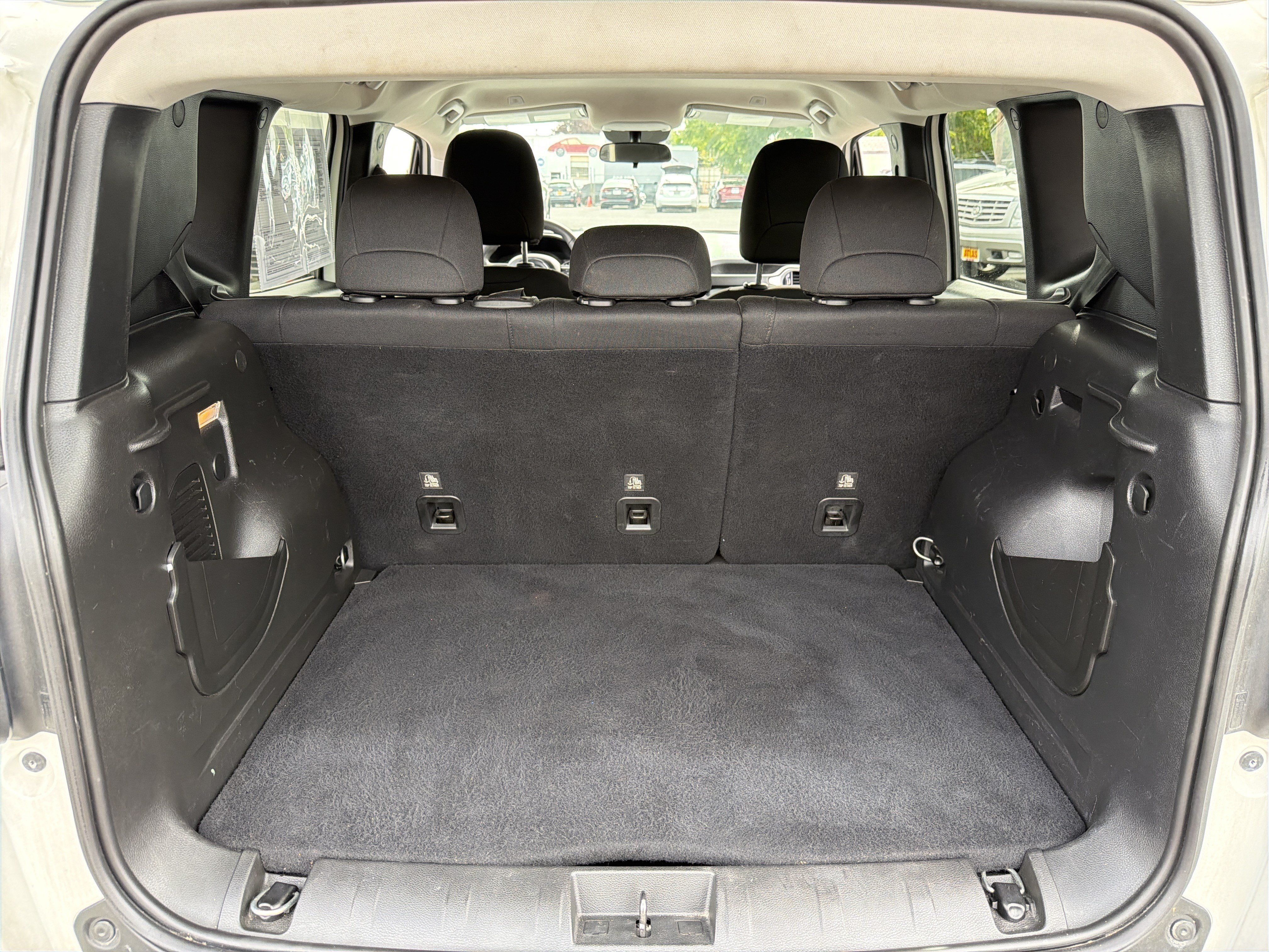 Used 2020 Jeep Renegade Sport w/ Sport Appearance Group FWD image 4