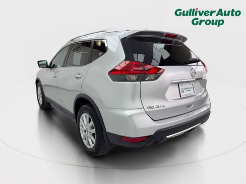 Used 2017 Nissan Rogue SV w/ SV Premium Package image 5