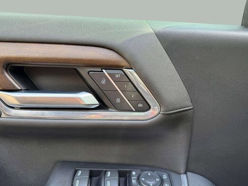 Used 2024 Chevrolet Silverado 2500 High Country w/ High Country Premium Package image 7