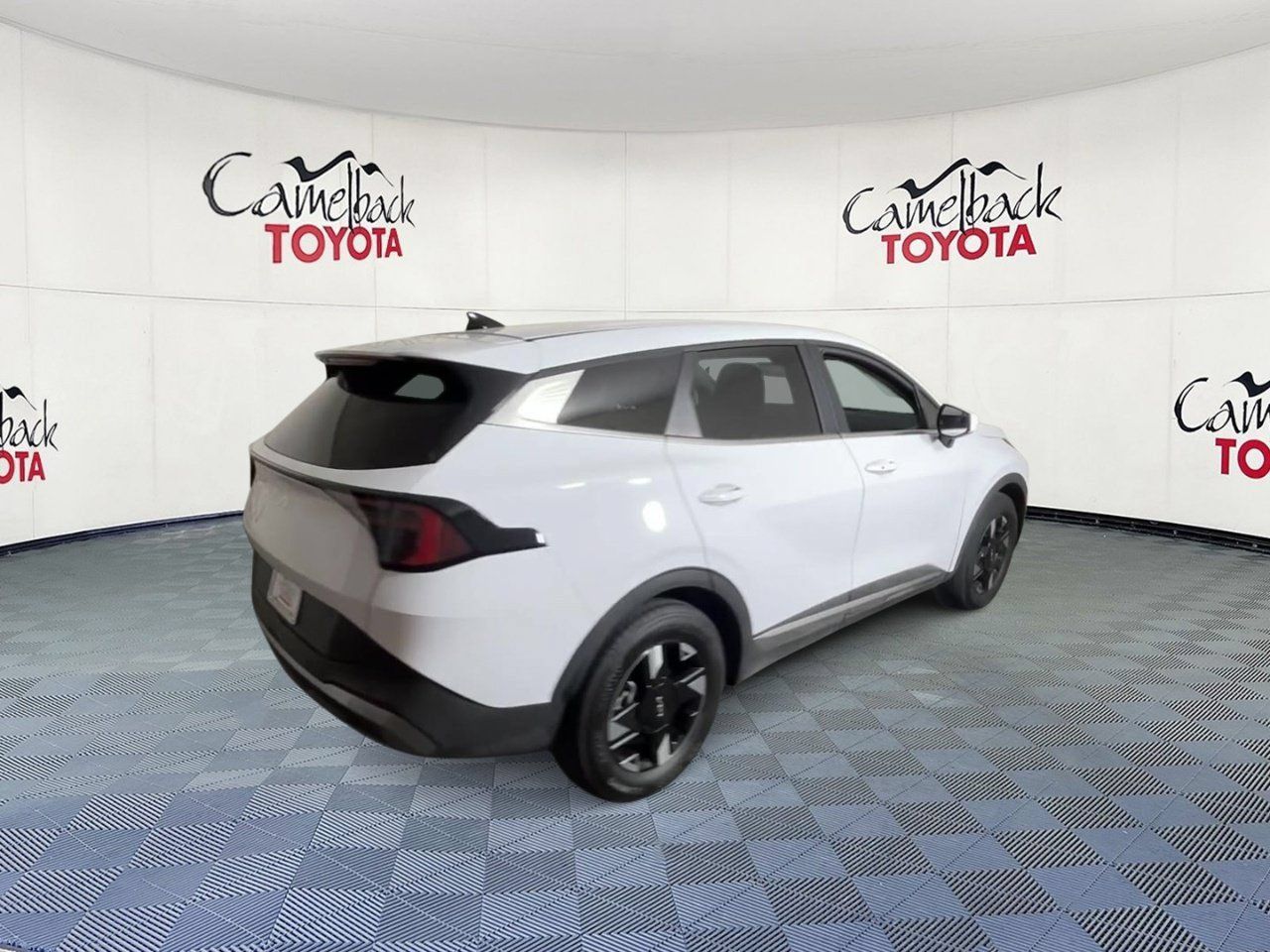 Used 2026 Kia Sportage LX FWD image 3