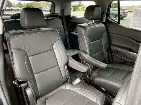 Used 2023 GMC Acadia SLT w/ LPO, Floor Liner Package image 28