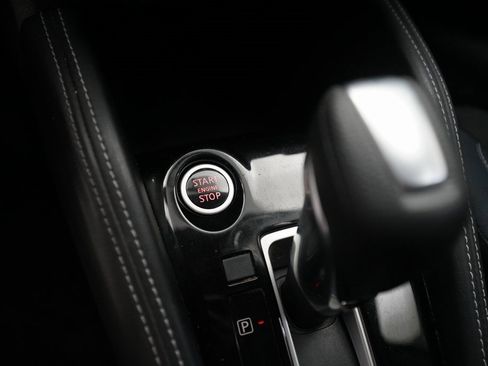 Used 2018 Nissan Kicks SV image 30