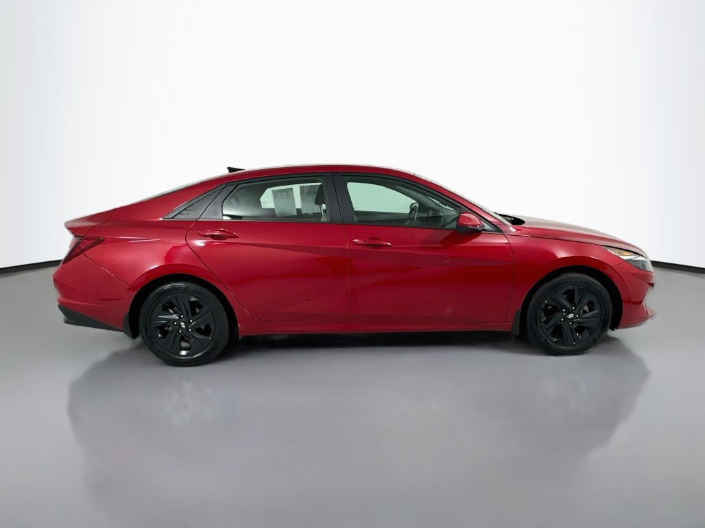 Used 2022 Hyundai Elantra Blue FWD image 9