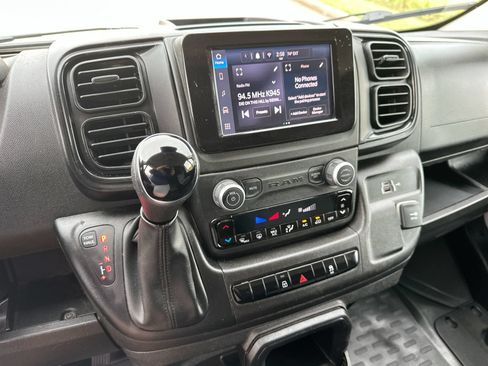 Used 2025 RAM ProMaster 2500 w/ Convenience Group FWD image 15