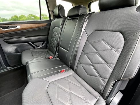 Used 2024 Volkswagen Atlas SE FWD image 24
