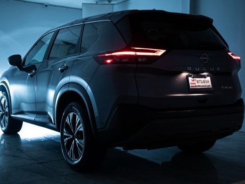 Used 2023 Nissan Rogue SV image 38