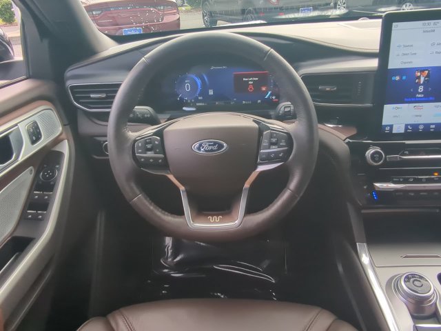 Certified 2024 Ford Explorer King Ranch w/ Technology Package AWD/4WD image 17