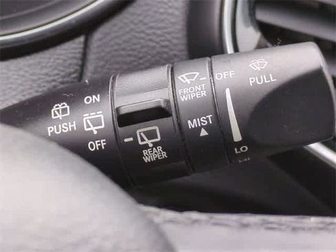 Used 2019 Jeep Cherokee Limited image 26