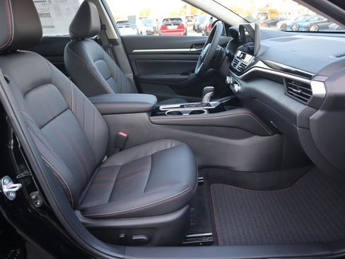 New 2025 Nissan Altima 2.5 SR w/ SR Premium Package image 43