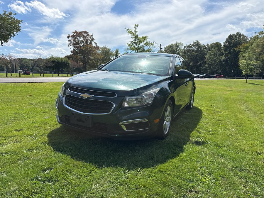 Used 2015 Chevrolet Cruze LT w/ Technology Package FWD image 5