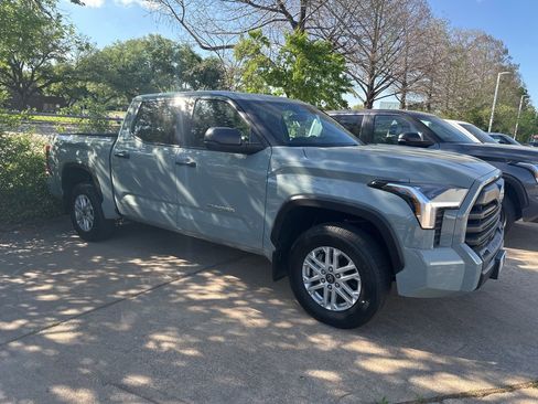 Used 2025 Toyota Tundra SR5 image 1