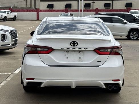 Used 2023 Toyota Camry SE FWD image 5
